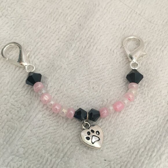 Beaded Shoe Charm – Pink & Black Dog Lover Clip - Picture 5 of 5
